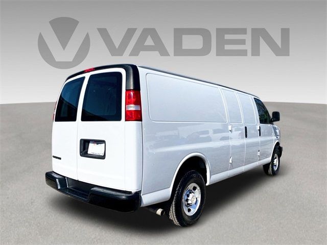 2022 Chevrolet Express Base