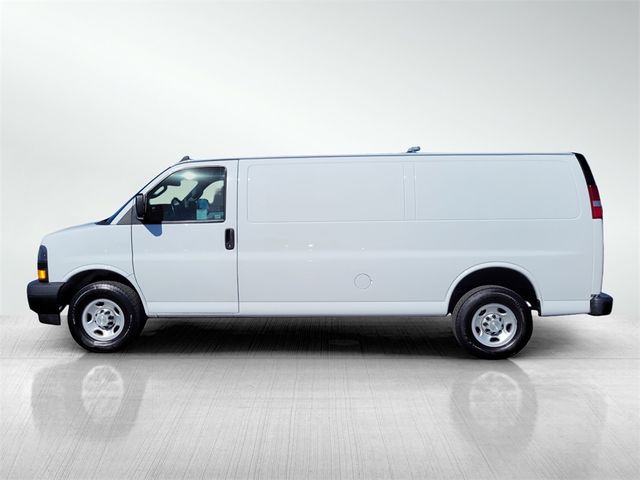 2022 Chevrolet Express Base