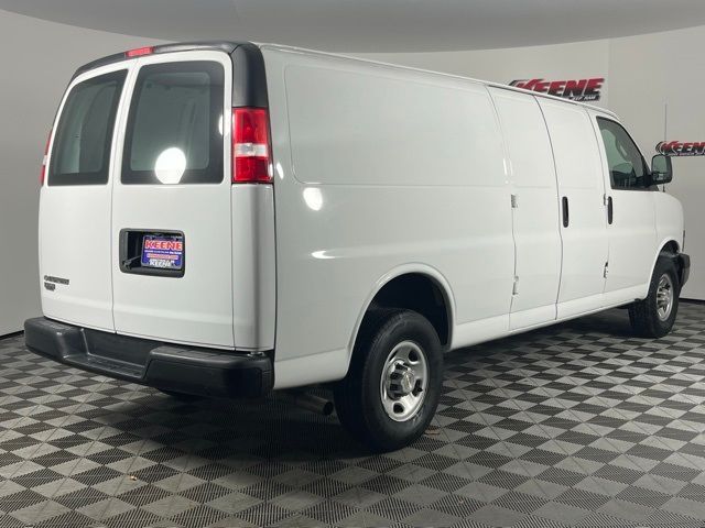 2022 Chevrolet Express Base