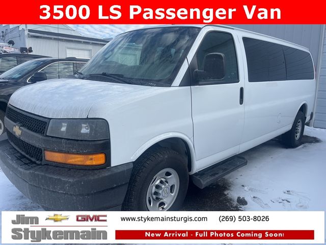 2022 Chevrolet Express LS