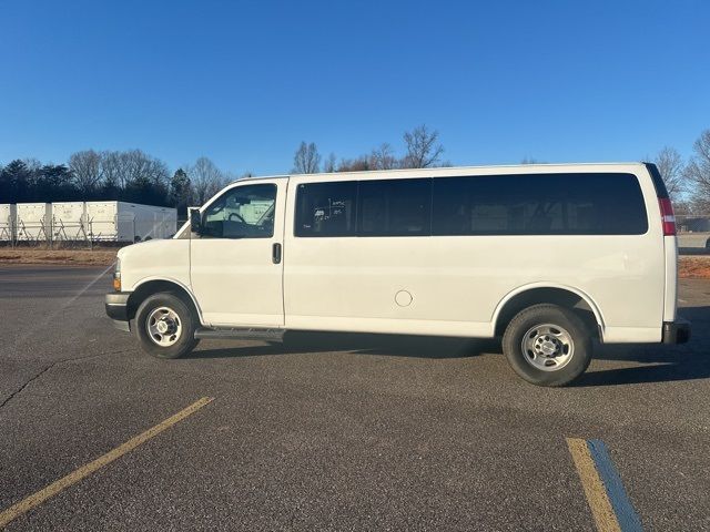 2022 Chevrolet Express LS