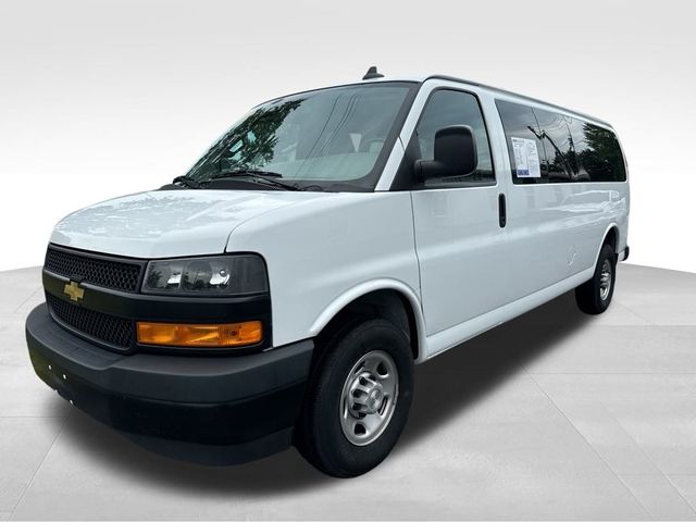 2022 Chevrolet Express LS