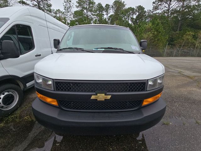 2022 Chevrolet Express LS