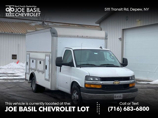 2022 Chevrolet Express Base