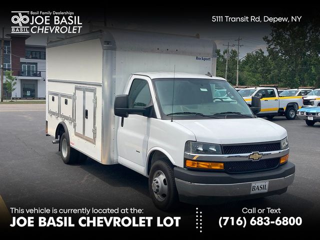 2022 Chevrolet Express Base