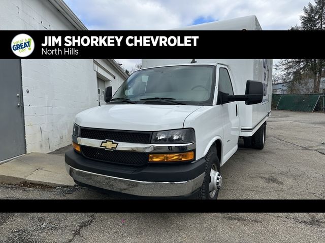 2022 Chevrolet Express Base