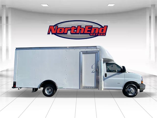 2022 Chevrolet Express Base