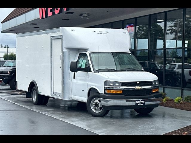 2022 Chevrolet Express Base