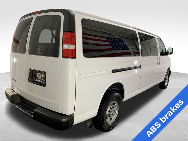 2022 Chevrolet Express LS