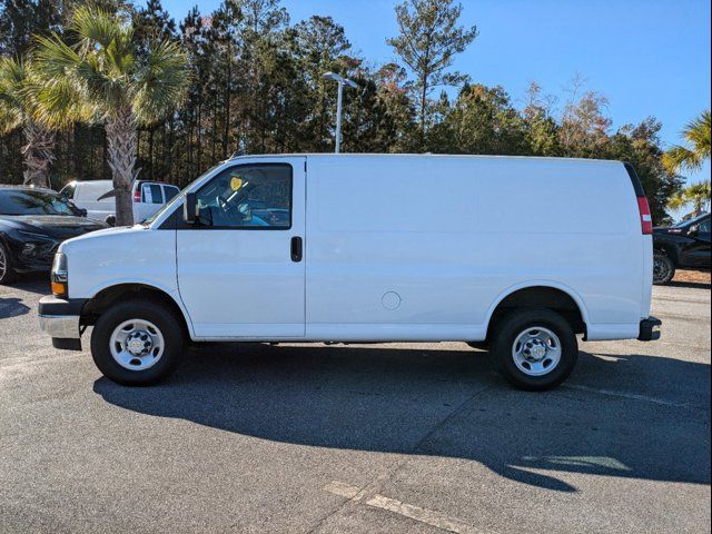 2022 Chevrolet Express Base