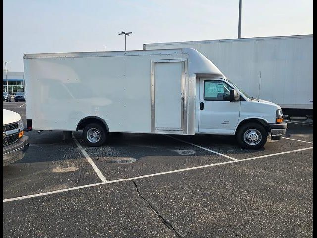 2022 Chevrolet Express Base