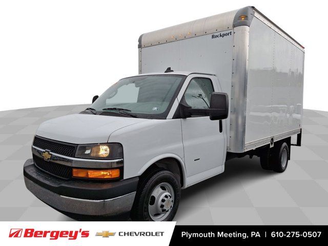 2022 Chevrolet Express Base