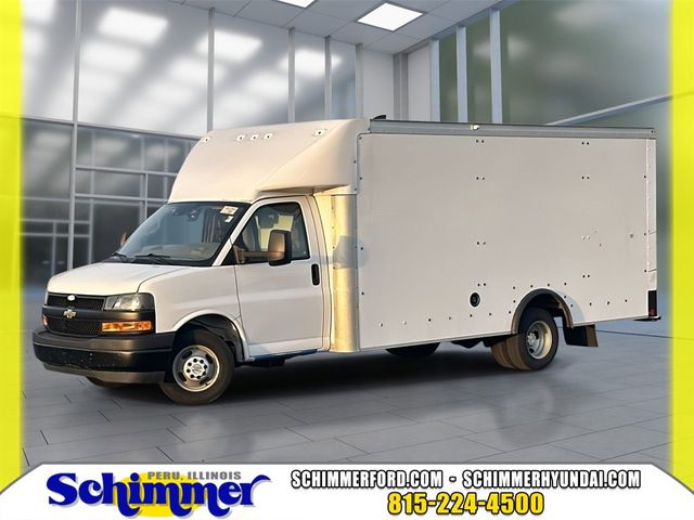 2022 Chevrolet Express Base