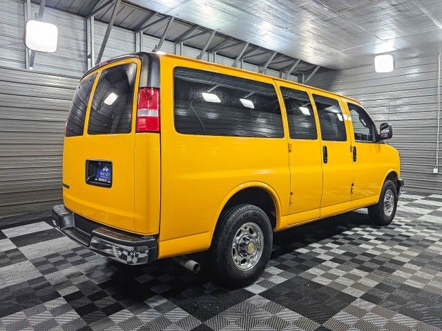 2022 Chevrolet Express LS