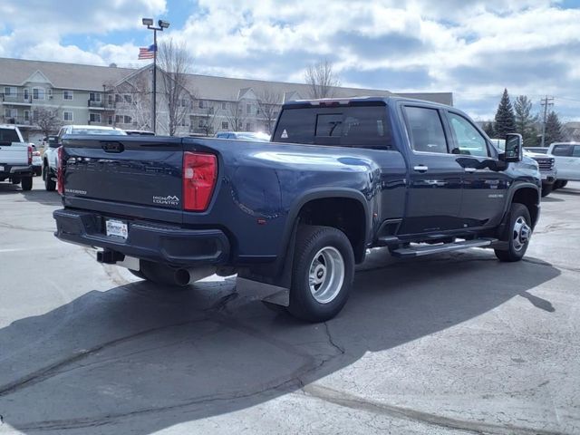 2022 Chevrolet Silverado 3500HD High Country