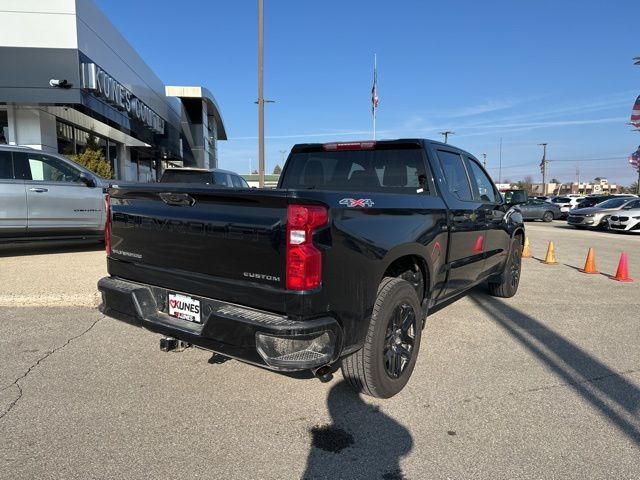 2022 Chevrolet Silverado 1500 Custom