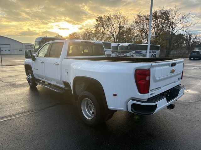 2022 Chevrolet Silverado 3500HD High Country