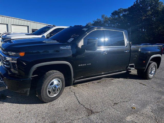 2022 Chevrolet Silverado 3500HD High Country