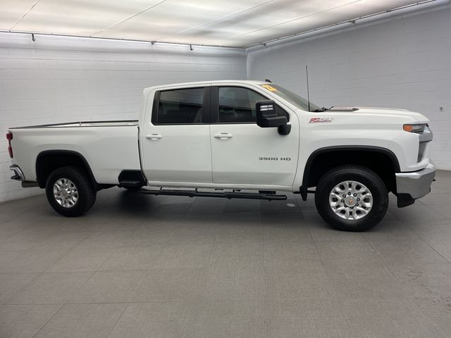 2022 Chevrolet Silverado 3500HD LT