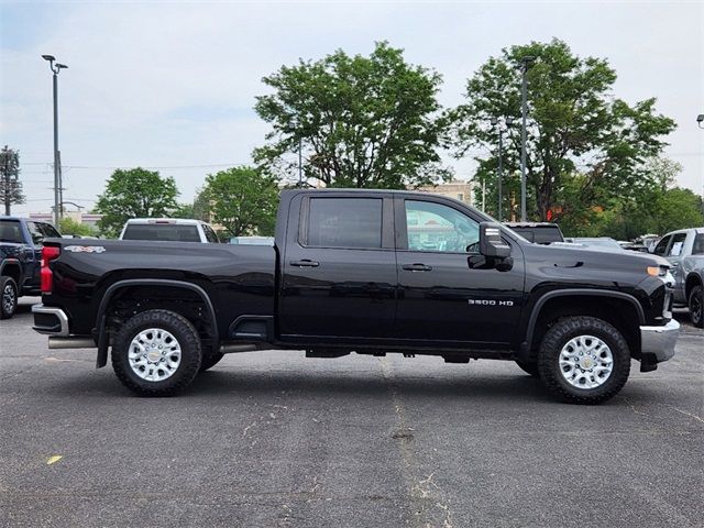 2022 Chevrolet Silverado 3500HD LT