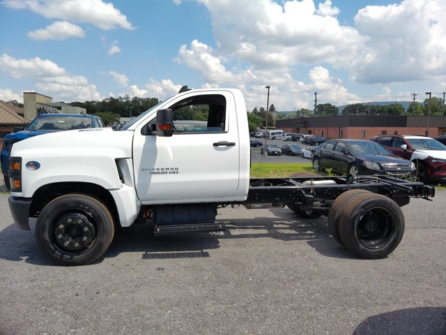 2022 Chevrolet Silverado MD LT