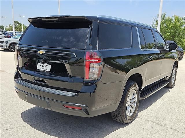 2022 Chevrolet Suburban LS