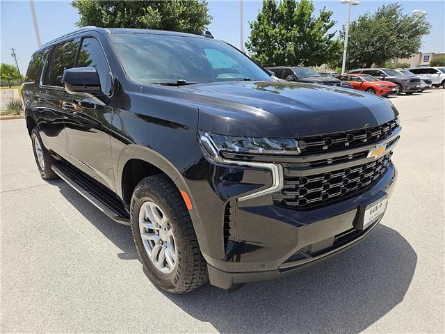 2022 Chevrolet Suburban LS