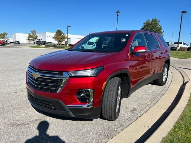 2022 Chevrolet Traverse LT Cloth