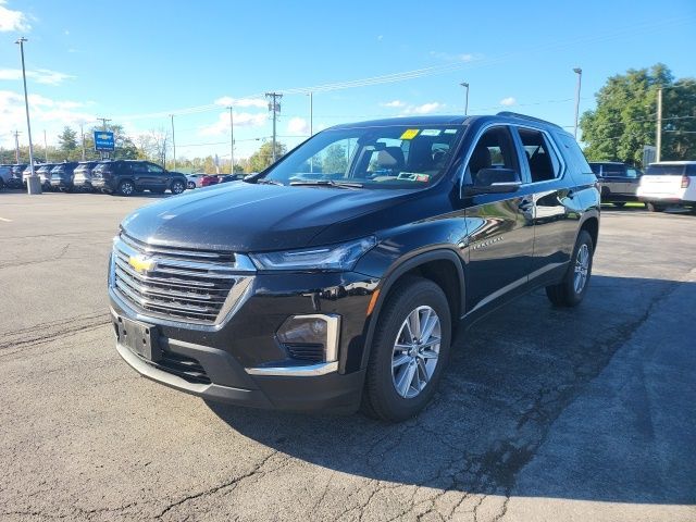 2022 Chevrolet Traverse LT Cloth