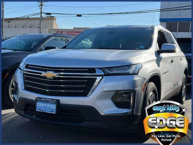 2022 Chevrolet Traverse LT Leather