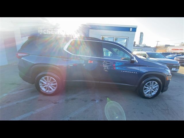 2022 Chevrolet Traverse LT Leather