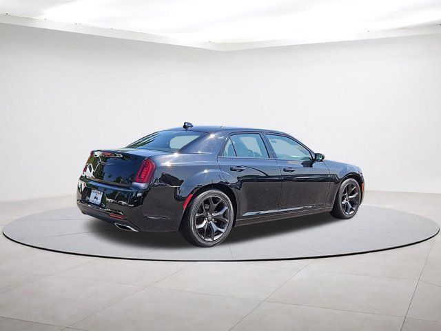 2022 Chrysler 300 300S