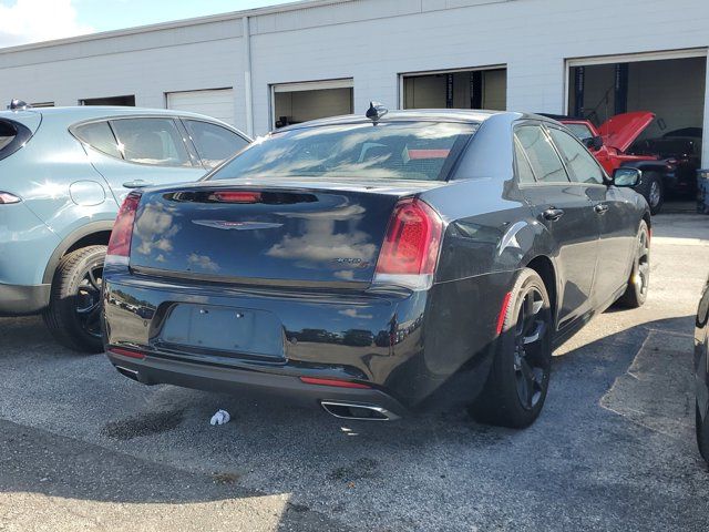 2022 Chrysler 300 300S