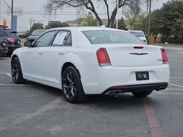 2022 Chrysler 300 300S