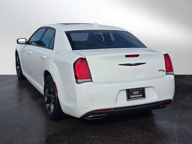 2022 Chrysler 300 300S