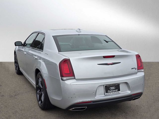 2022 Chrysler 300 300S