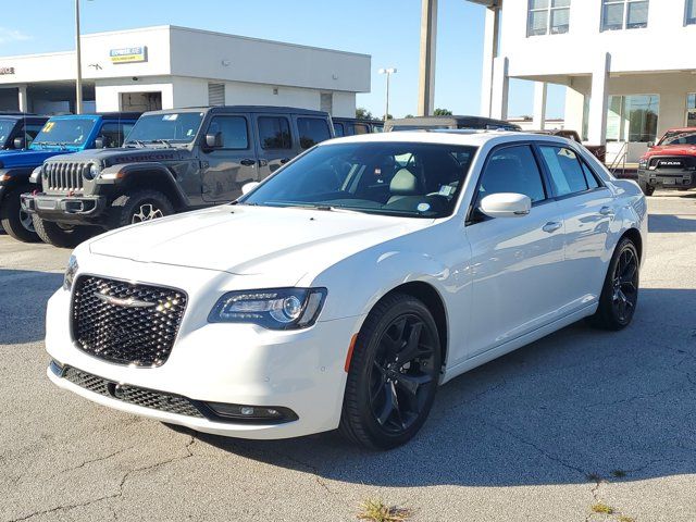 2022 Chrysler 300 300S