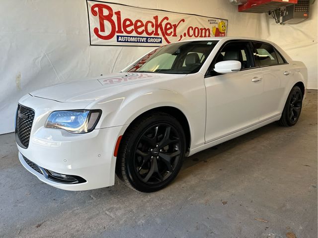 2022 Chrysler 300 300S