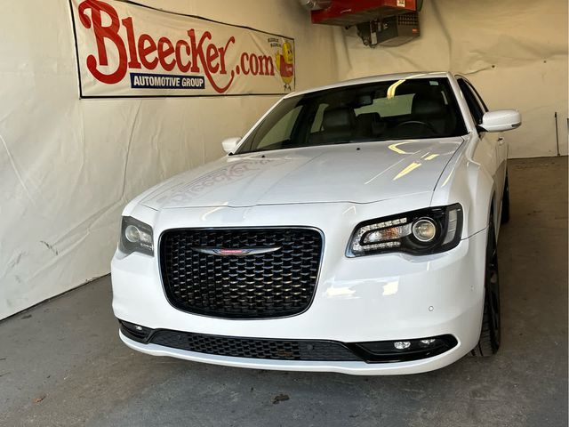 2022 Chrysler 300 300S