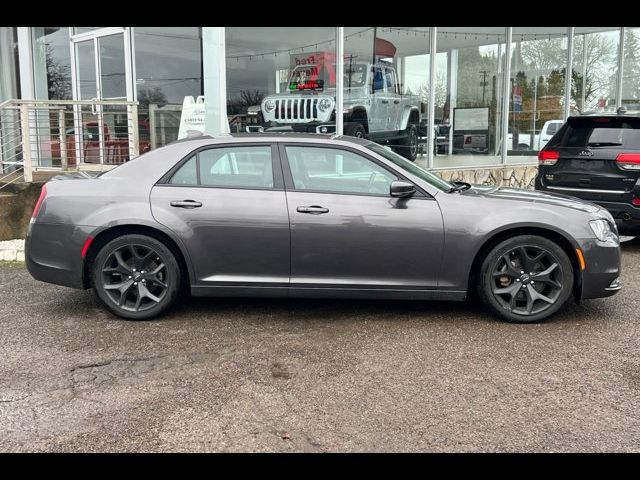 2022 Chrysler 300 300S