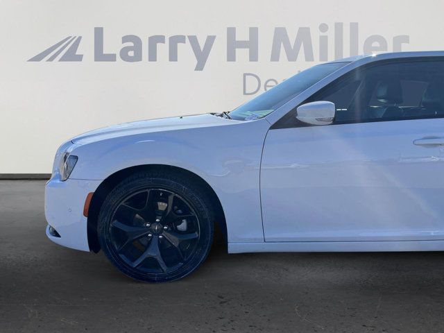 2022 Chrysler 300 300S