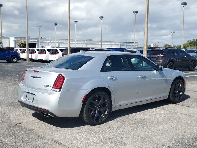 2022 Chrysler 300 300S