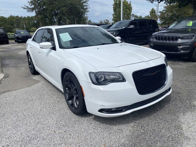 2022 Chrysler 300 300S