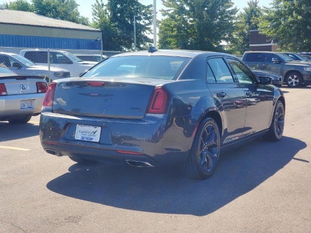 2022 Chrysler 300 300S