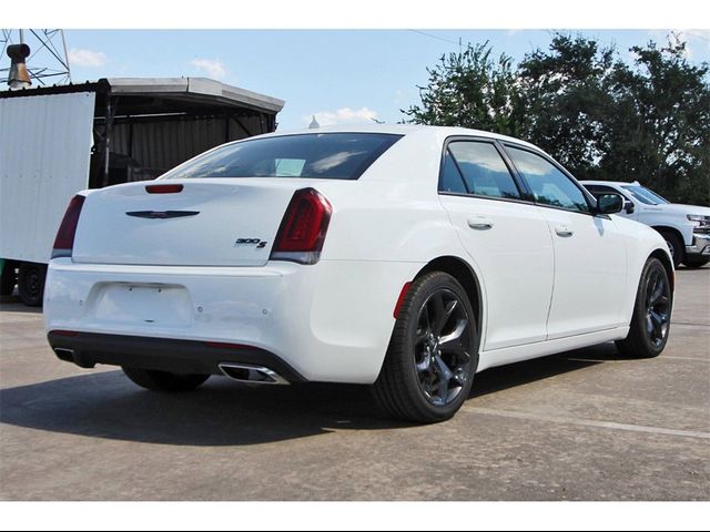 2022 Chrysler 300 300S