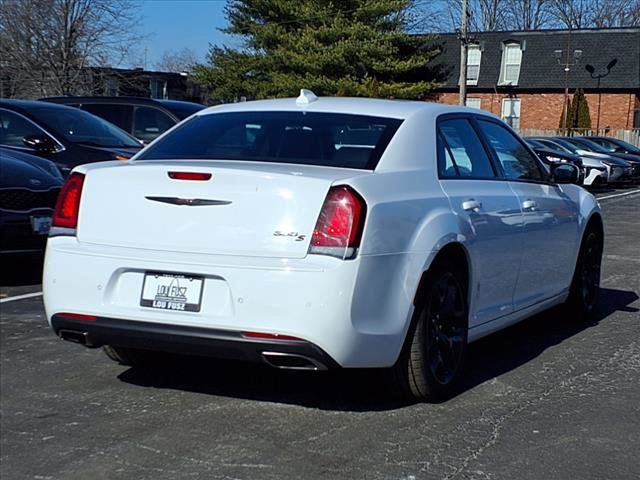 2022 Chrysler 300 300S