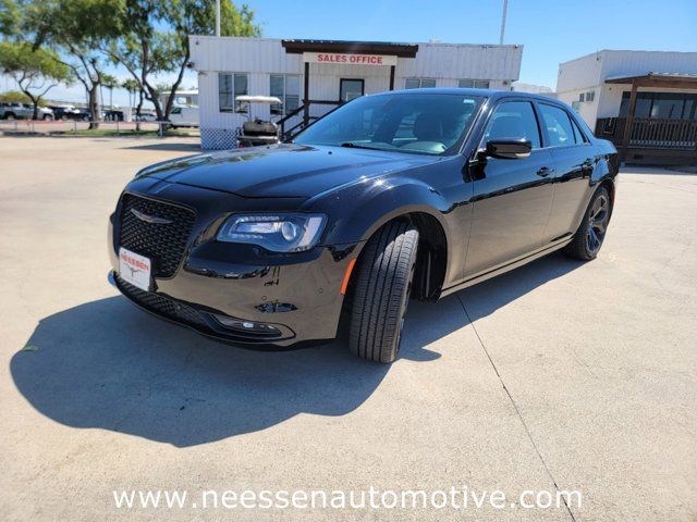 2022 Chrysler 300 300S