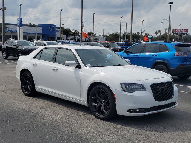 2022 Chrysler 300 300S