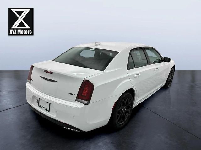 2022 Chrysler 300 300 Touring L