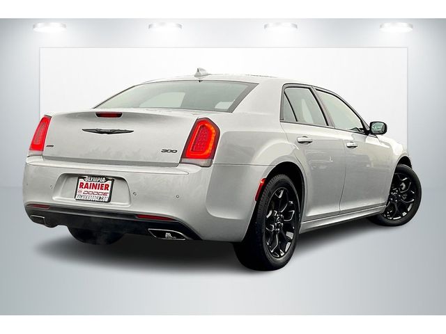 2022 Chrysler 300 300 Touring L